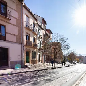 https://apartamento-junto-al-albaicin-con-terraza.es-andalucia.com